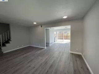 Photo #6: 41022909 Listing