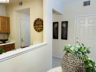 Photo #6: 41022970 Listing