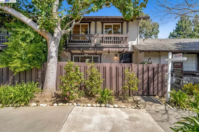 MLS: 41023054 Condo For Sale