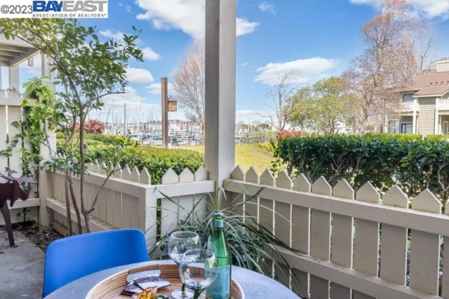 MLS: 41023058 Condo For Sale