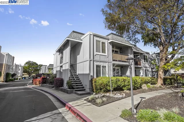 MLS: 41023079 Condo For Sale