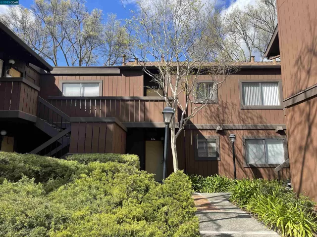 MLS: 41023171 Condo For Sale