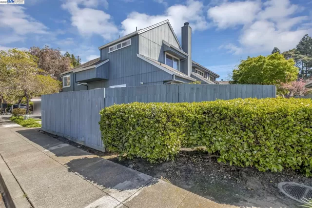 MLS: 41023264 Condo For Sale