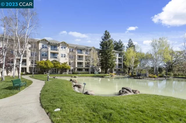 MLS: 41023268 Condo For Sale