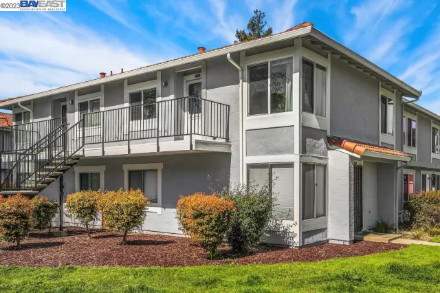 MLS: 41023303 Condo For Sale