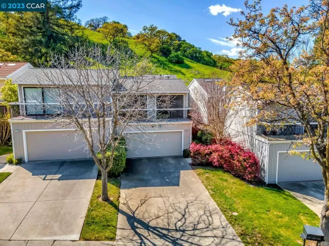 MLS: 41023326 Condo For Sale