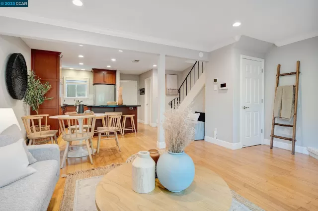 MLS: 41023334 Condo For Sale