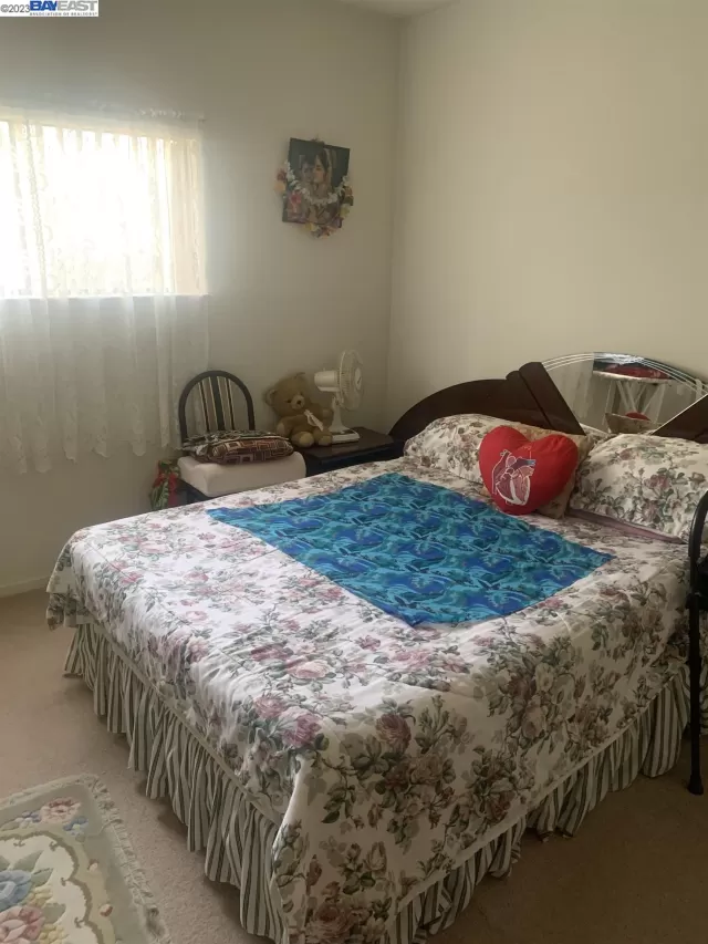 MLS: 41023366 Condo For Sale