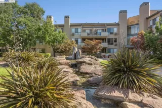 Photo #2: 41023396 Listing