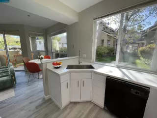 Photo #6: 41023421 Listing