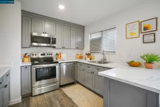 Photo #2: 41023430 Listing