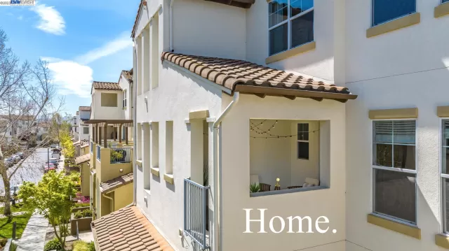 MLS: 41023434 Condo For Sale