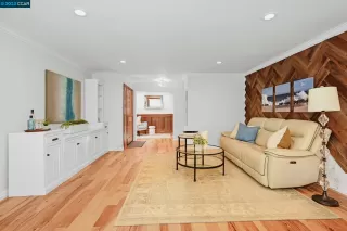 Photo #6: 41023536 Listing