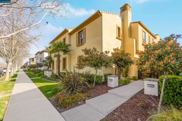 MLS: 41023557 Condo For Sale