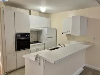 Photo #2: 41023562 Listing