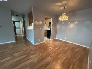 Photo #2: 41023570 Listing