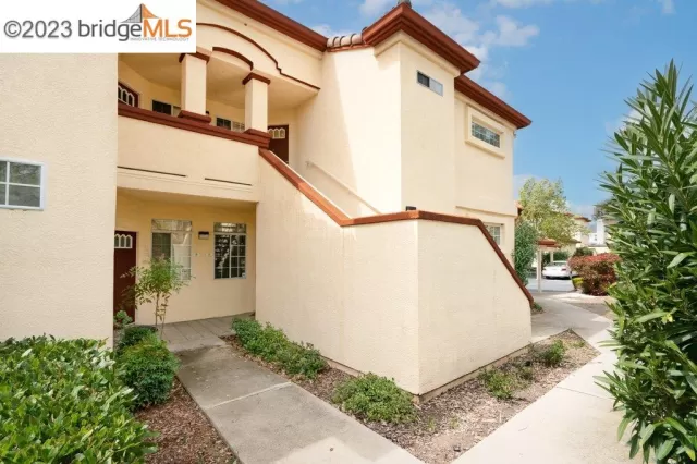 MLS: 41023599 Condo For Sale