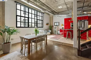 Photo #1: 41023601 Listing 