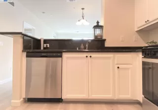 Photo #5: 41023657 Listing