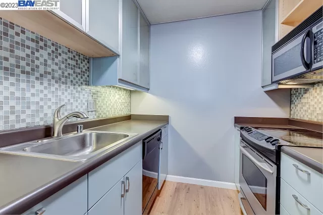 MLS: 41023666 Condo For Sale