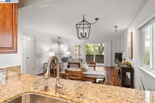 Photo #6: 41023672 Listing