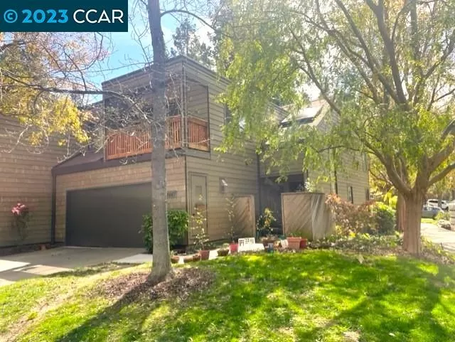 MLS: 41023678 Condo For Sale