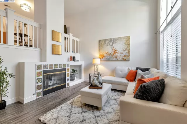 MLS: 41023690 Condo For Sale