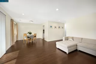Photo #4: 41023700 Listing