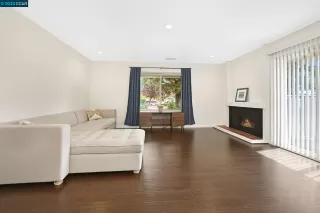Photo #5: 41023700 Listing