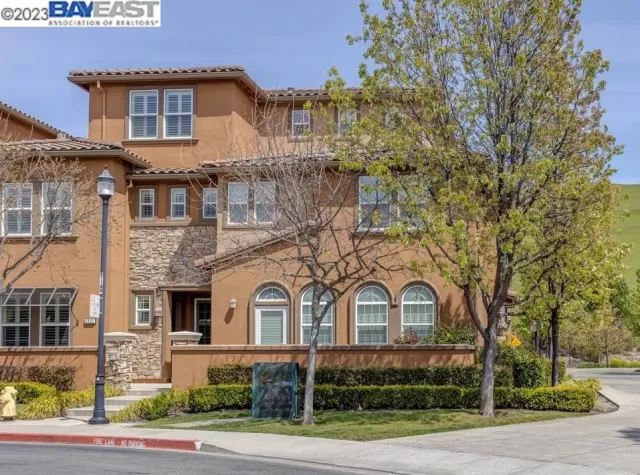MLS: 41023706 Condo For Sale