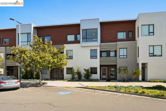 MLS: 41023792 Condo For Sale