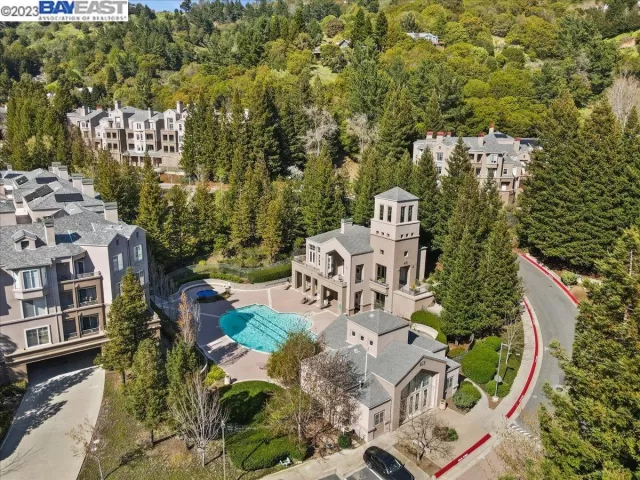 MLS: 41023806 Condo For Sale