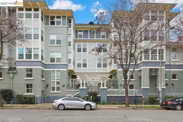 MLS: 41023808 Condo For Sale