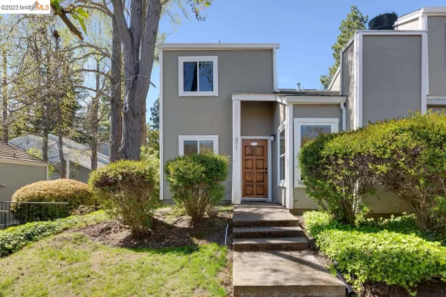 MLS: 41023948 Condo For Sale