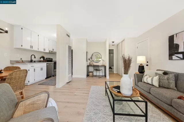 MLS: 41024143 Condo For Sale