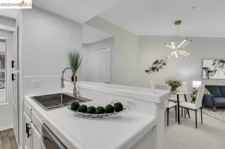 Photo #2: 41024227 Listing