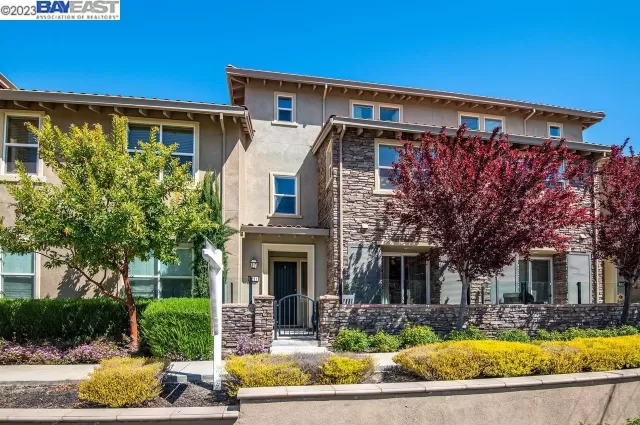 MLS: 41024244 Condo For Sale