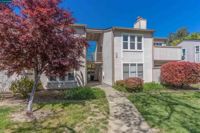 MLS: 41024302 Condo For Sale