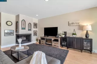 Photo #4: 41024381 Listing