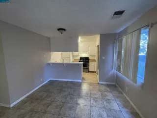 Photo #2: 41024661 Listing