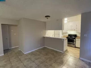 Photo #3: 41024661 Listing