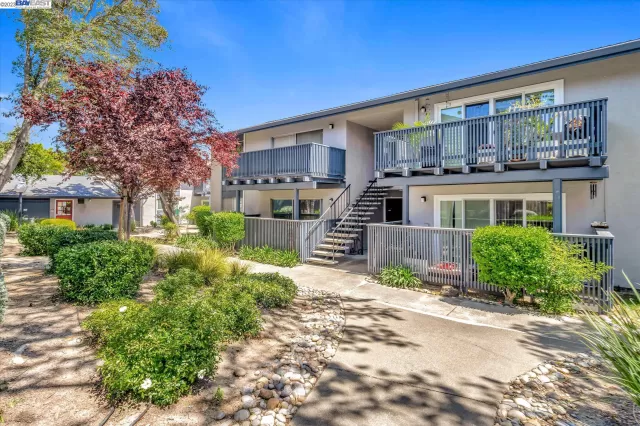 MLS: 41024684 Condo For Sale