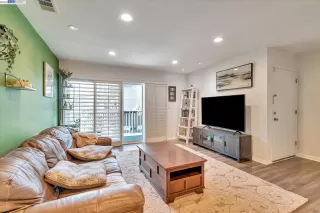 Photo #2: 41024684 Listing