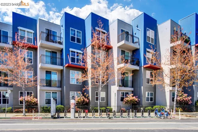 MLS: 41024763 Condo For Sale