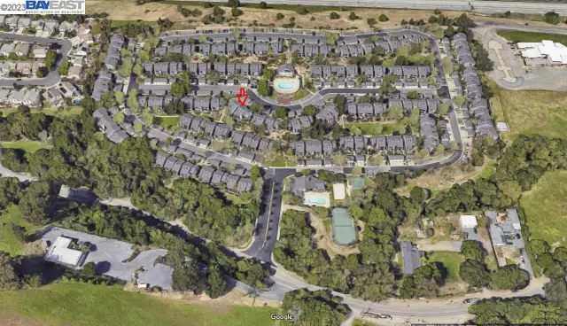 MLS: 41024813 Condo For Sale