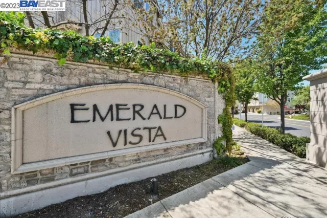 MLS: 41024818 Condo For Sale