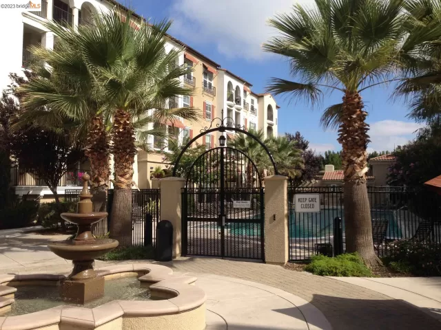 MLS: 41024830 Condo For Sale