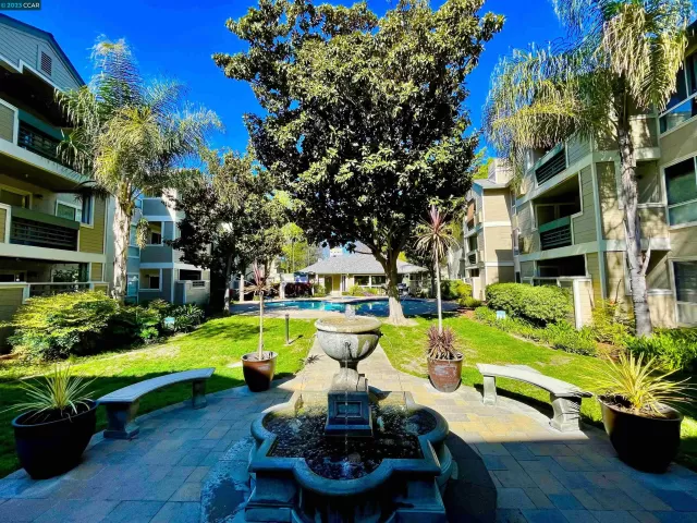 MLS: 41024932 Condo For Sale