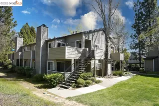 Photo #2: 41025000 Listing