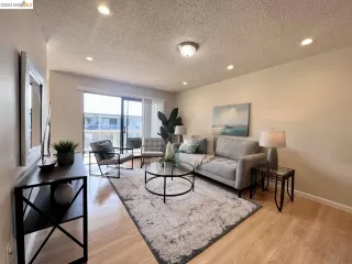 Photo #2: 41025008 Listing